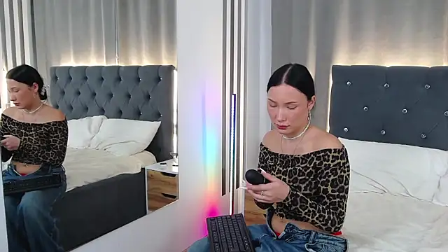 VikkyVonn live