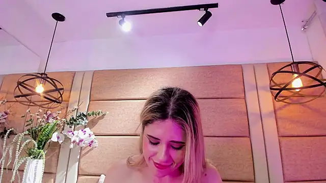 AndreinaOwen live