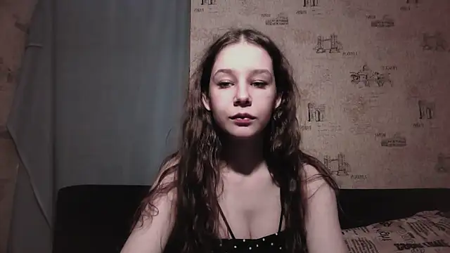 ElinoreHuxman live