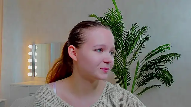 NaomiFess live