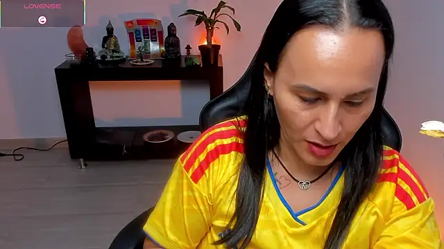 Sara_Charmy live