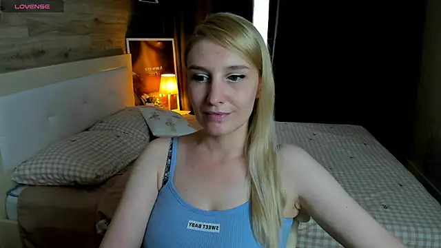 ReginaAmour live