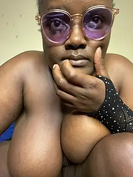 Bustyy_Bitch live