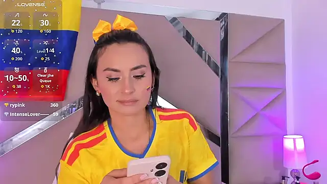 velvetlunaa_ live