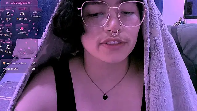 NinaYellow live