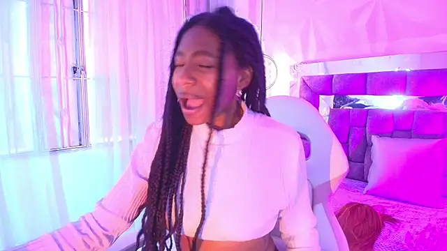 Queen_perla_ live