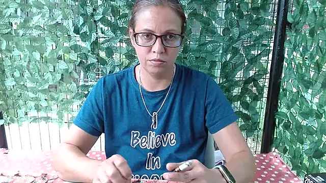 LadyHellene live