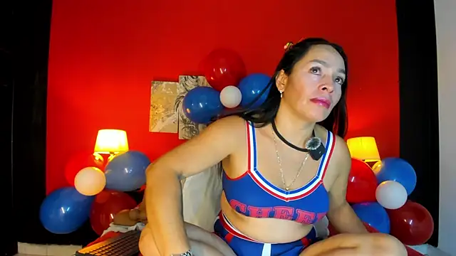 LucianaMadura1 live