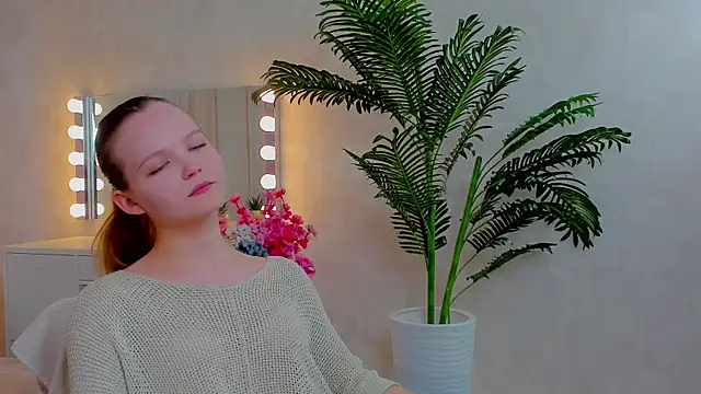 NaomiFess live