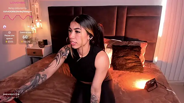 Raven_Dooll live