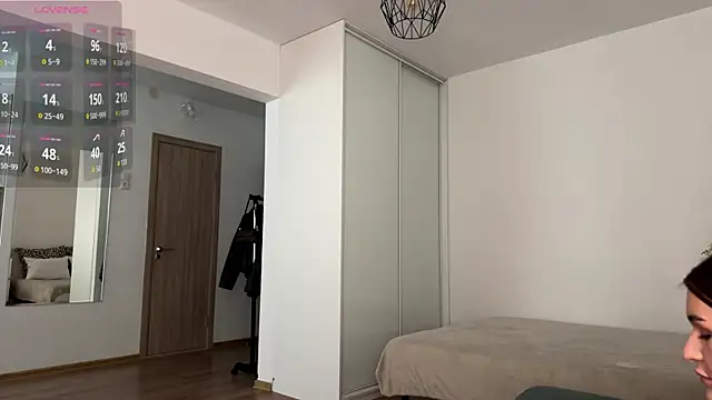 HallieHollo live