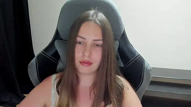 Mia_shy1 live