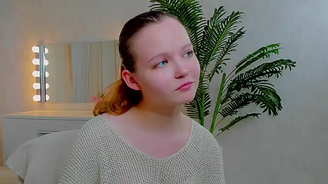 NaomiFess live
