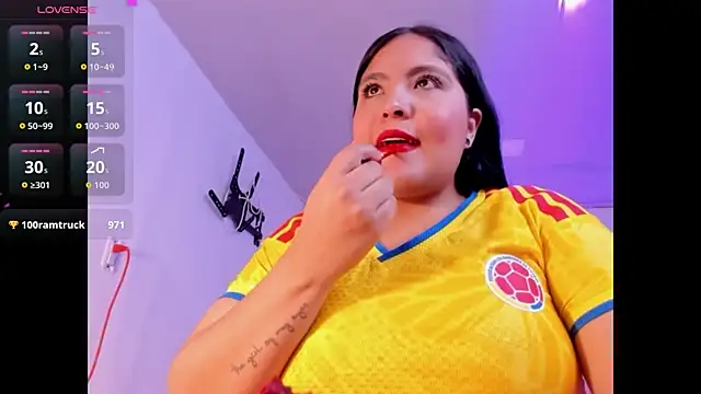 Nikkibounce live