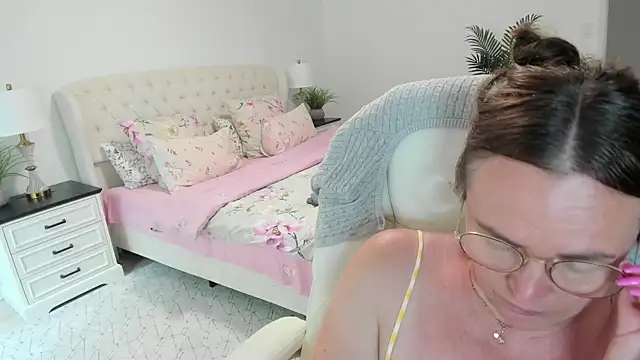 Vika73 live