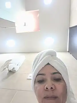 Cami_Konor live
