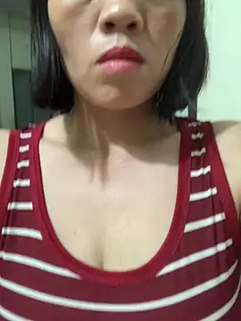 Emlyla live