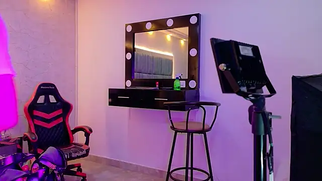 AlanaHouston live