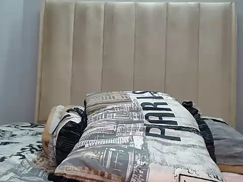 QueenZara_202 live
