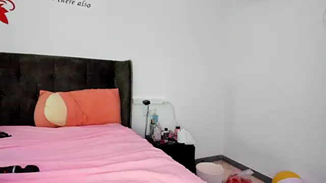 YasminQueen001 live