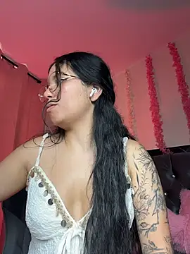 Rosita_forever_ live
