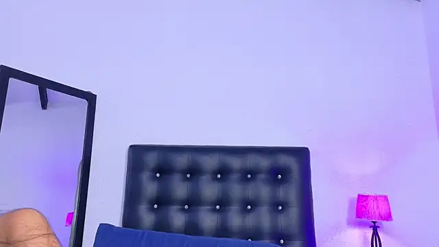 Skinny_hottie18 live