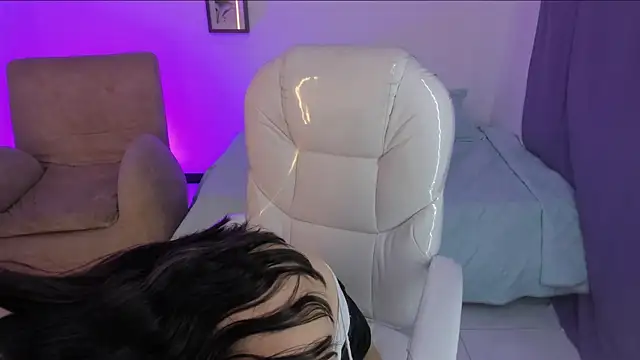 Nina_Luxe live