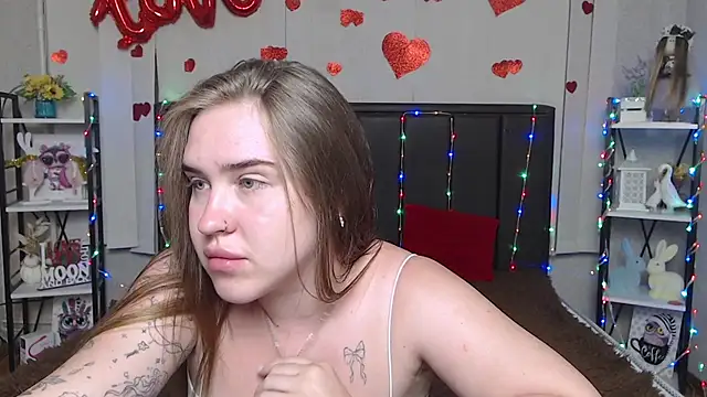 LauraHlot live