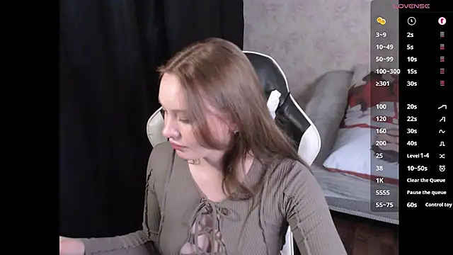 VikaPowers live