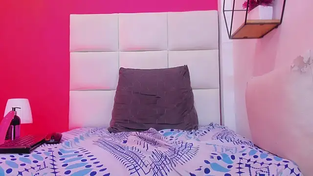 Katecurvy_hot69 live