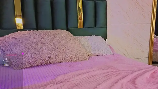 Emilia_monroe live
