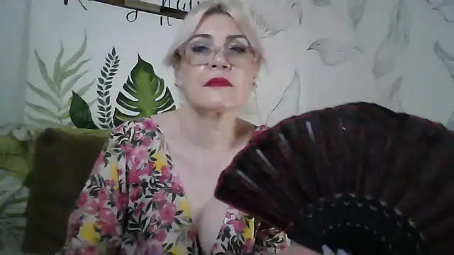 Catty_Lady live