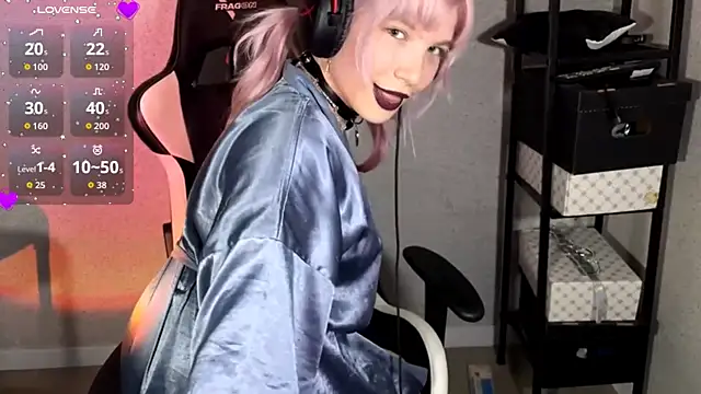 NerissaDeloria live