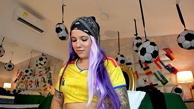 MelaniieRoux live