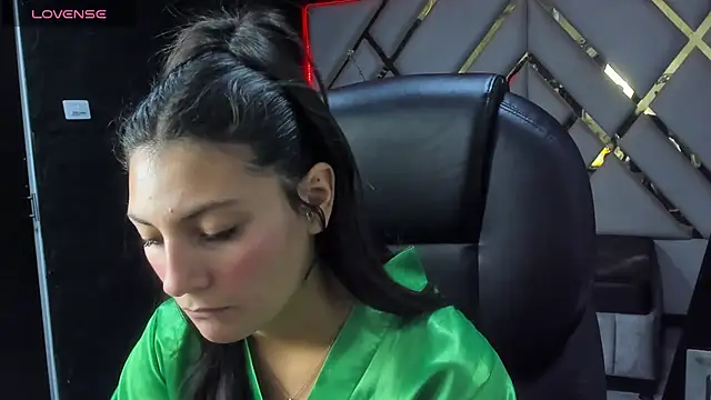 _Luna_Bennett live