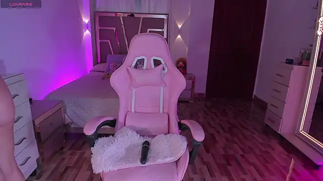 MiaLatina_ live
