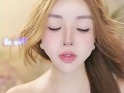 Qiaoqiao__ live