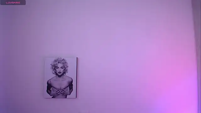 Millie_bobby live