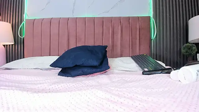 Hanna_Thorne live