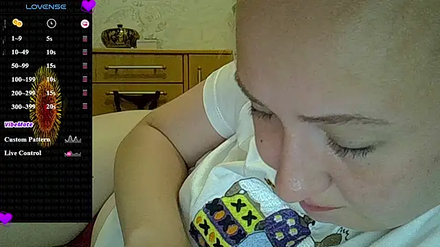 CurvyWild_Lady30 live