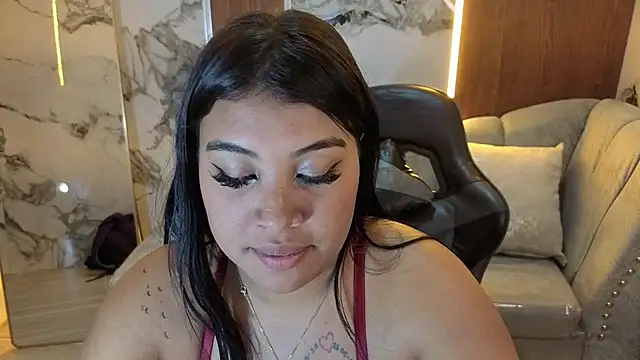 Bella_cross_v live