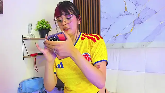 Ela_Queens live