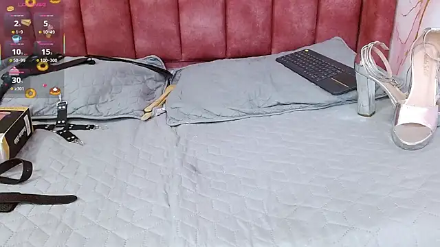 hilaryythompson live