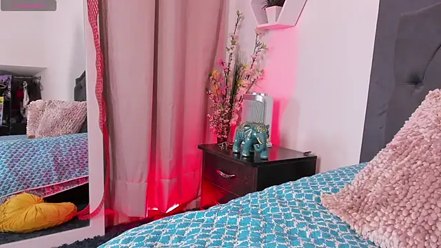 kendallhot7 live