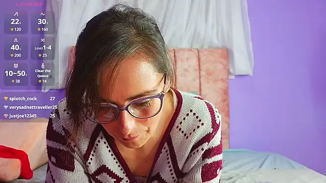 Ava_Raye live