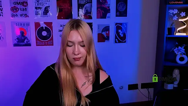 playful_sophie live