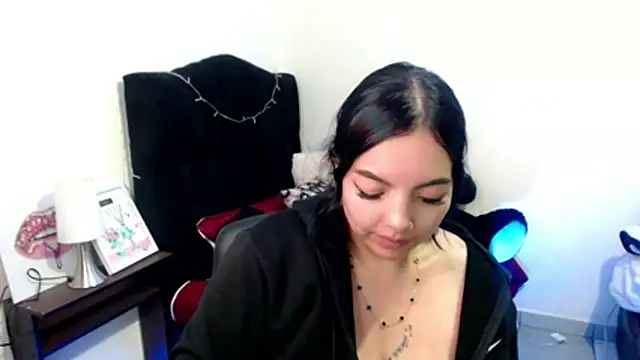 loren_tits24 live