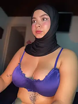 aneesa_darzi live