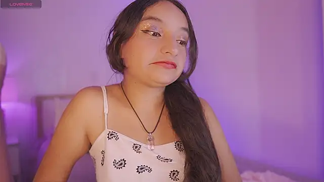 _emily_jonexs live