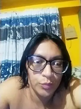 LatinSquirtBaby live